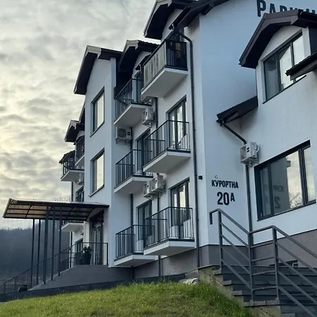 Park House Поляна