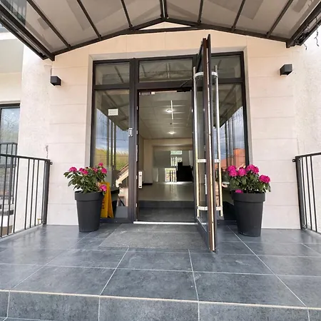 Park House Апартаменты *