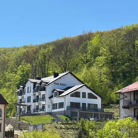 Апартаменты Park House *